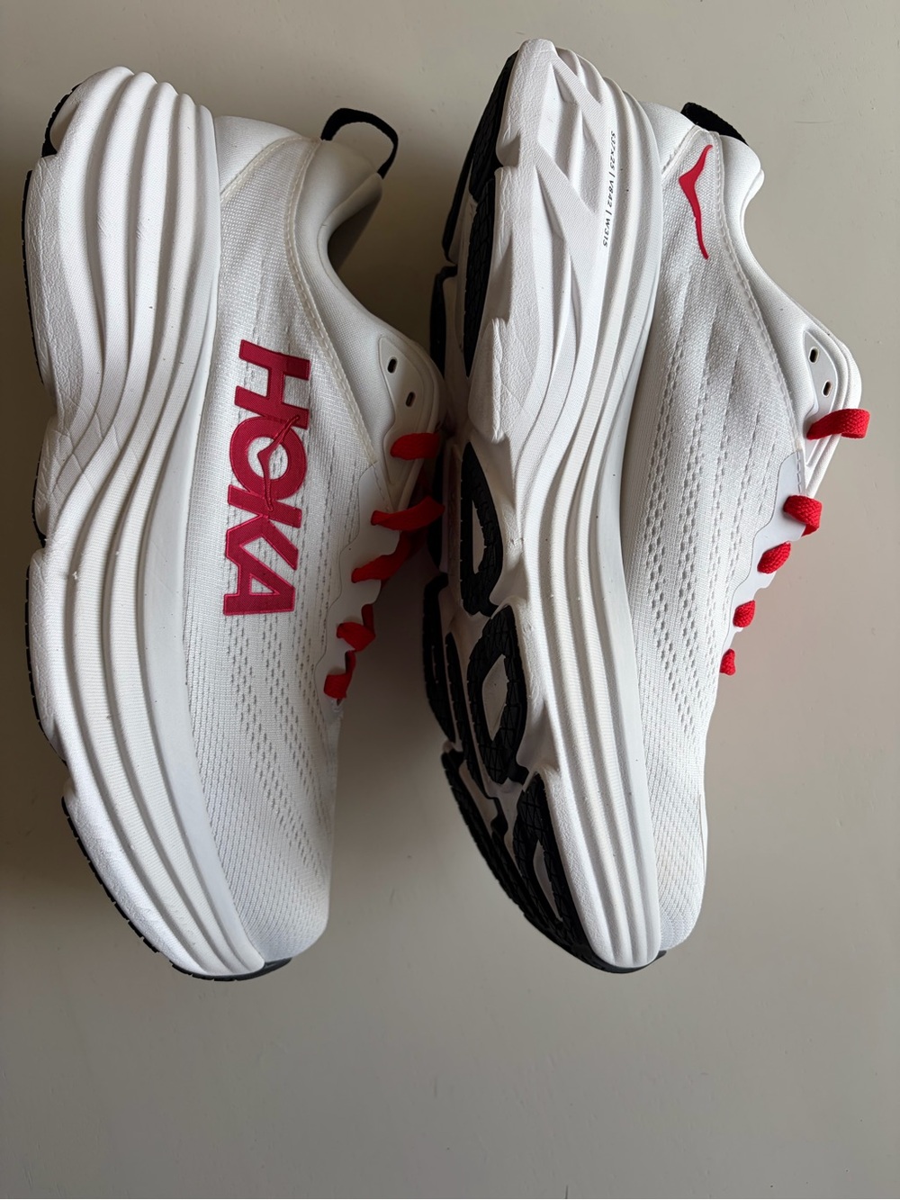 Hoka Bondi 8 White with Red Logo - Picture 4 of 9